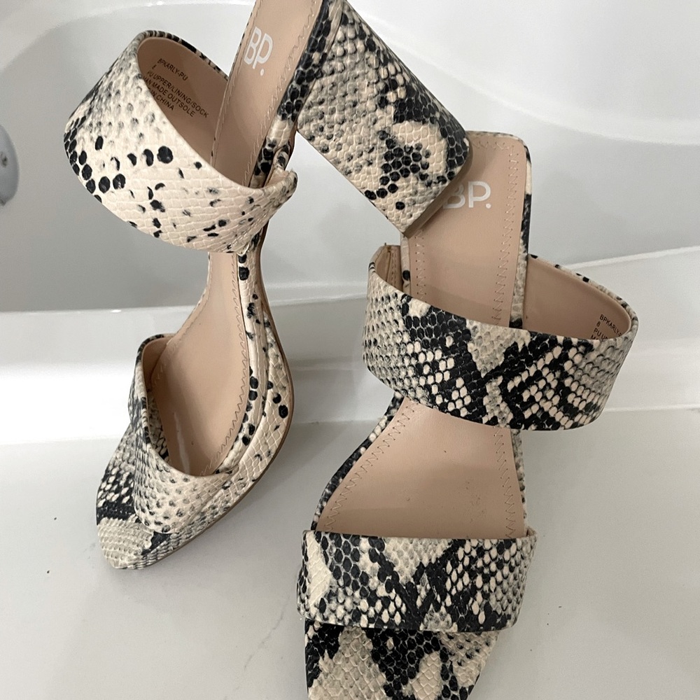 Sandles snake skin pattern